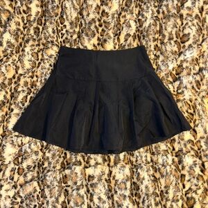 Elegant Black Women's Pleated Skirt